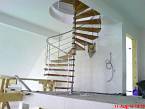 Scara circulara interioara inox cu trepte din lemn 10